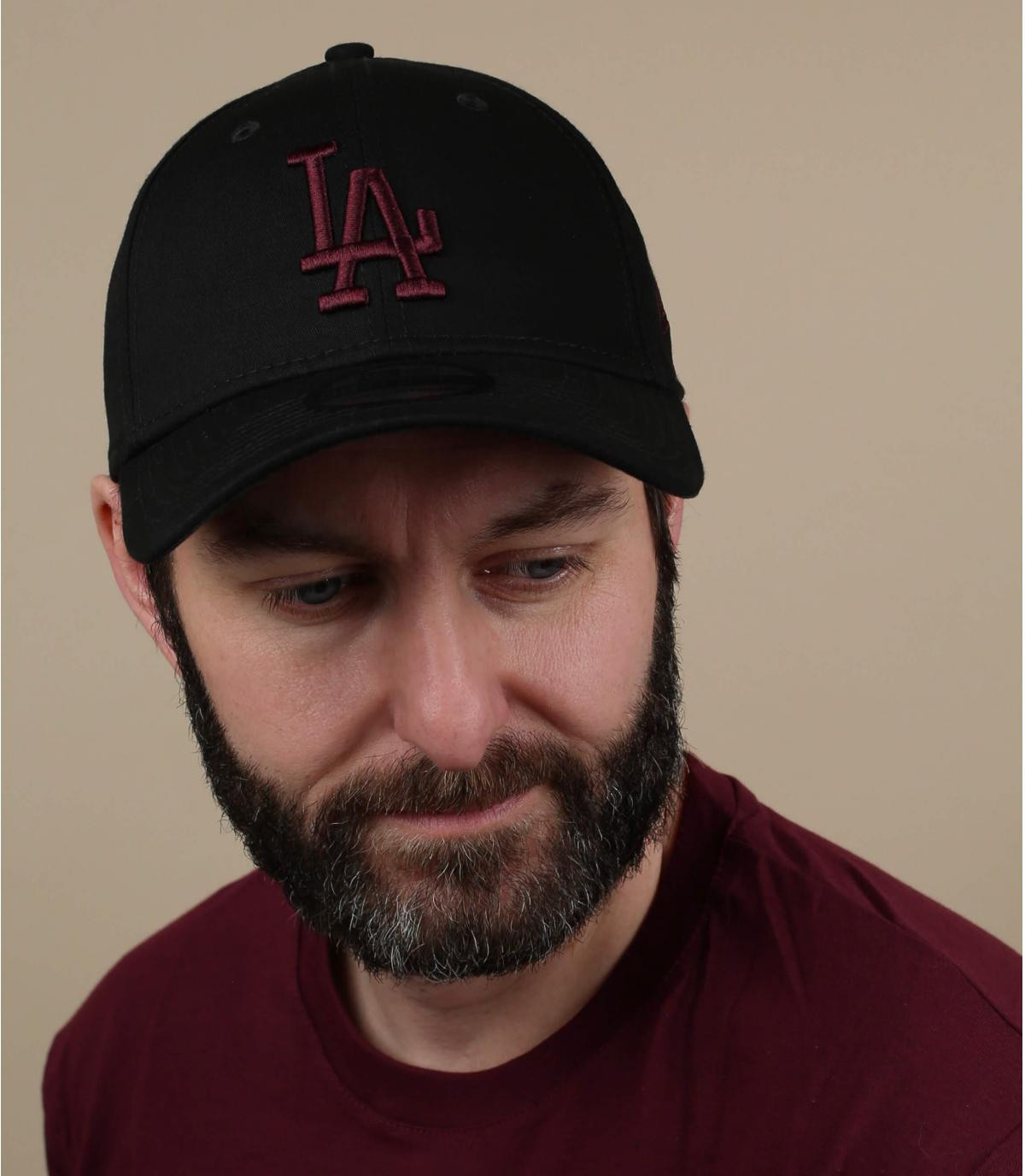 gorra LA negro granate Essential 3930 LA black burgundy gorra LA negro granate Essential 3930 LA black burgundy